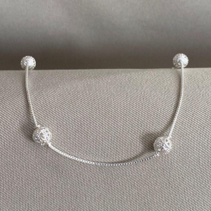 PULSEIRA VENEZIANA COM BOLINHA VAZADA