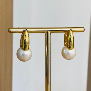 BRINCO ARGOLA COM PEROLA
