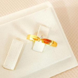 ANEL LISO COM ZIRCONIA