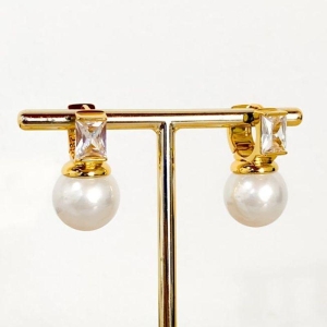 BRINCO PÉROLA COM ZIRCONIA