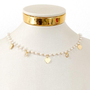 COLAR PÉROLA COM CORAÇÕES