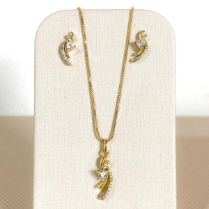 CONJUNTO CRAVEJADO CORAÇÃO ZIRCONIA