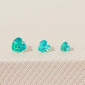 TRIO DE BRINCOS CORAÇÃO VERDE CLARO