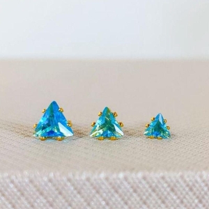 TRIO DE BRINCOS TRIÂNGULO AZUL CLARO