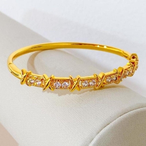 BRACELETE CRAVEJADO