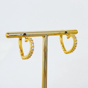 BRINCO ARGOLA CORAÇÃO CRAVEJADO