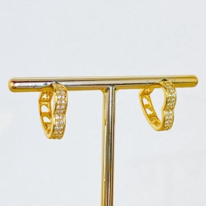 BRINCO ARGOLA CORAÇÃO CRAVEJADO