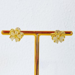 BRINCO FLOR CRAVEJADA