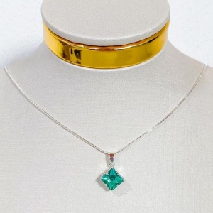 COLAR ZIRCONIA VERDE CLARO