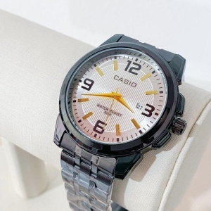 RELOGIO CASIO PRETO REDONDO COM FUNDO BRANCO