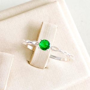 ANEL SOLITÁRIO ZIRCONIA VERDE ESMERALDA