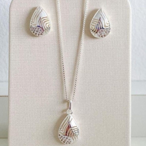 CONJUNTO GOTA VAZADA