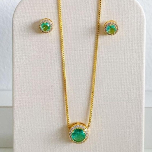 CONJUNTO REDONDO CRAVEJADO VERDE CLARO
