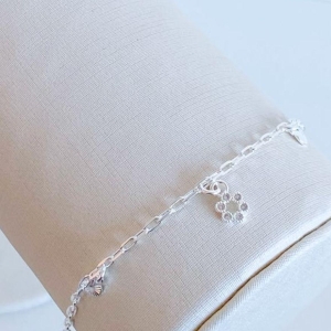 PULSEIRA COM FLOR CRAVEJADA