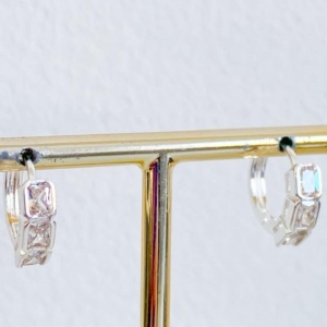 BRINCO ARGOLINHA ZIRCONIAS