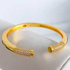 BRACELETE CRAVEJADO