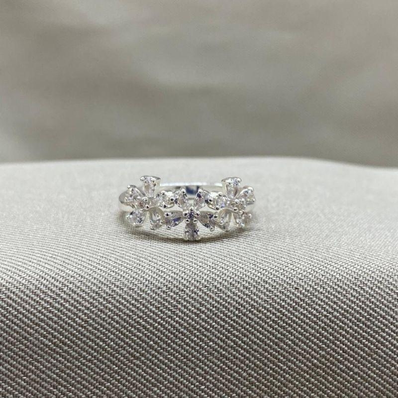 ANEL 3 FLORES COM ZIRCONIAS