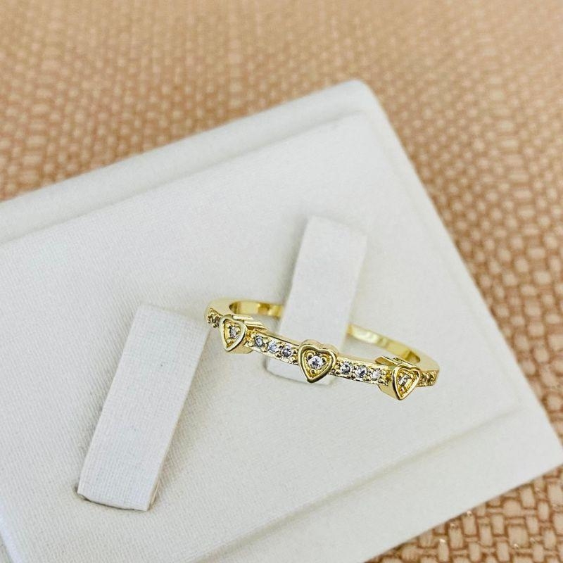 ANEL COM CORAÇÕES CRAVEJADO