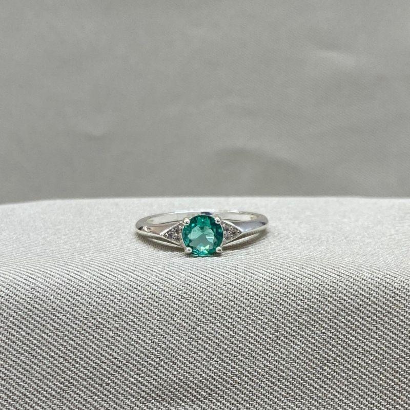 ANEL COM ZIRCONIA REDONDA VERDE