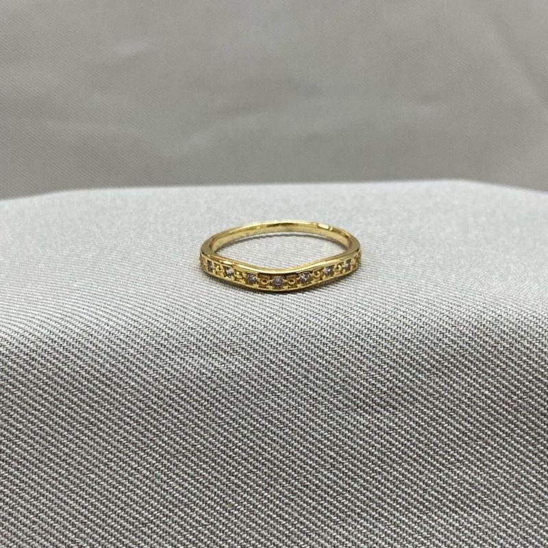 ANEL ONDULADO CRAVEJADO