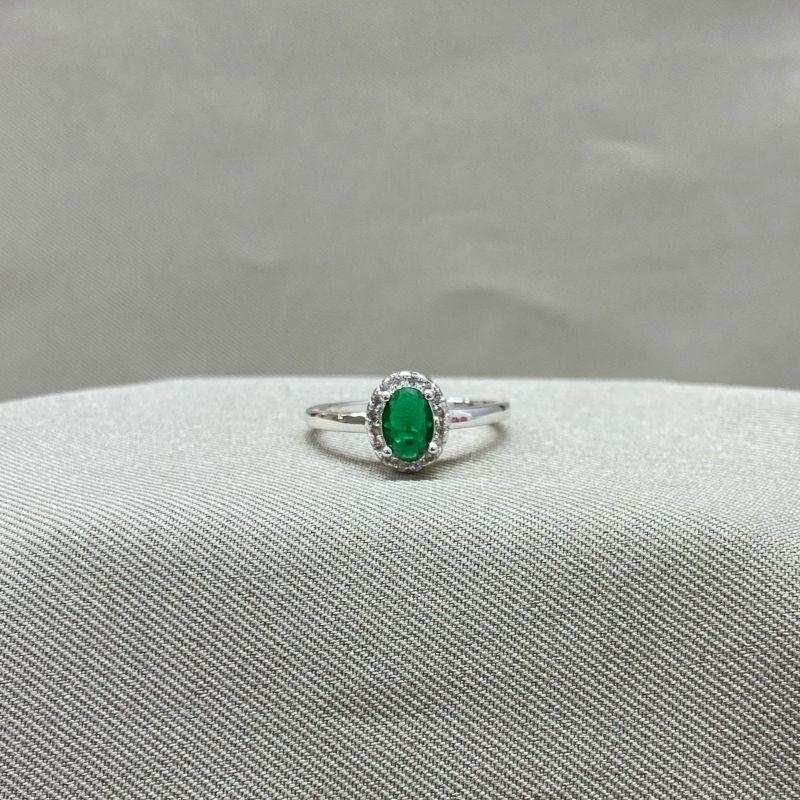 ANEL PEDRA OVAL ESMERALDA CRAVEJADA EM VOLTA