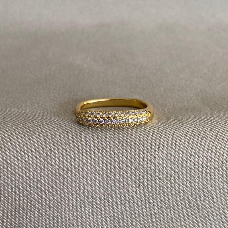 ANEL QUADRADO CRAVEJADO