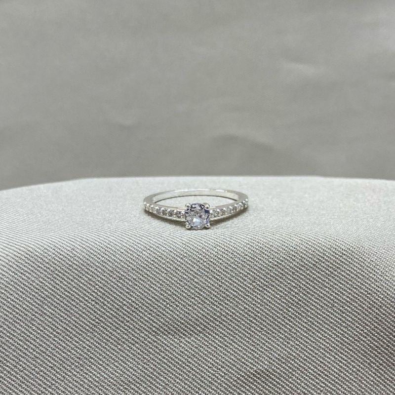 ANEL SOLITARIO COM ZIRCONIA CRAVEJADO