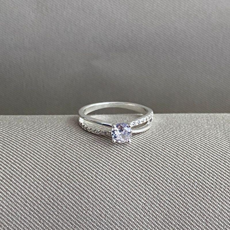 ANEL SOLITARIO VAZADO CRAVEJADO