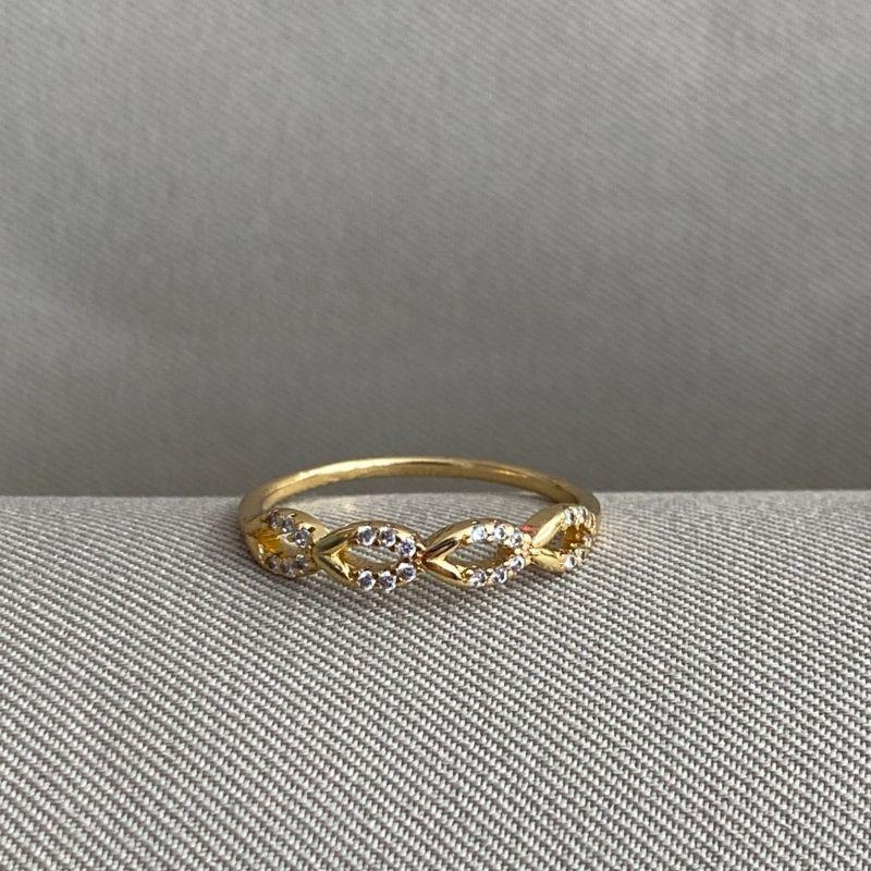 ANEL VAZADO COM ZIRCONIAS