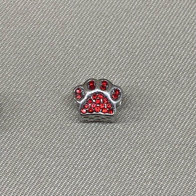 BERLOQUE PATINHA CRAVEJADA VERMELHO SEPARADOR