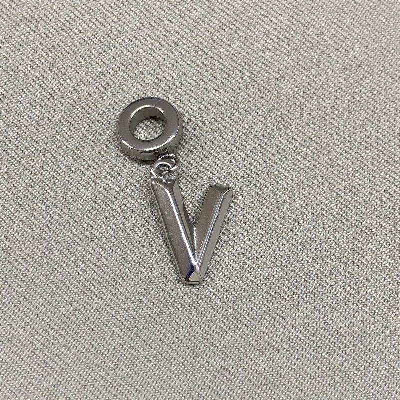 BERLOQUE PENDURICALHO LETRA LISA STEEL