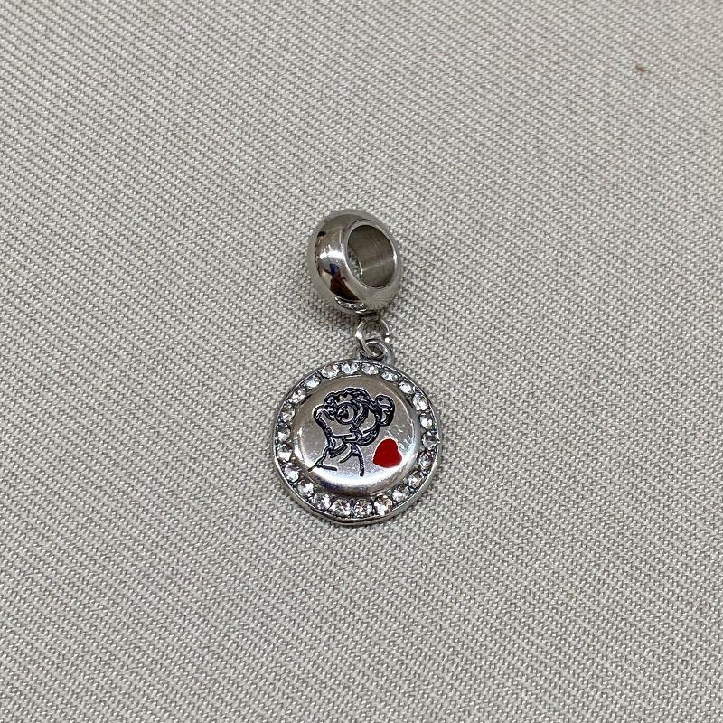 BERLOQUE PENDURICALHO VÓ CRAVEJADO AO REDOR