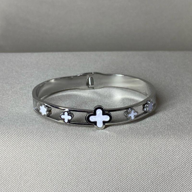 BRACELETE TREVOS BRANCO STEEL