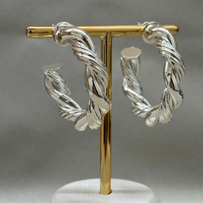 BRINCO ARGOLA CHEIA TRANÇADA