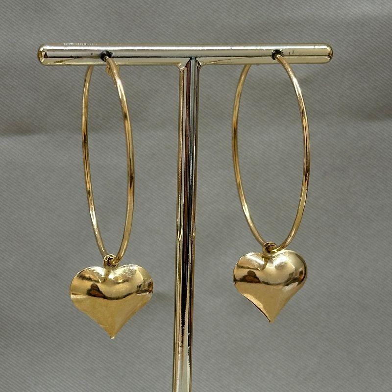 BRINCO ARGOLA COM CORAÇÃO CHEIO