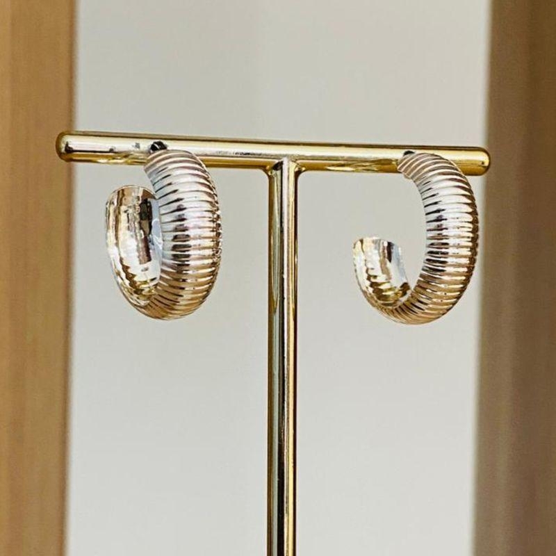 BRINCO ARGOLA COM DETALHES