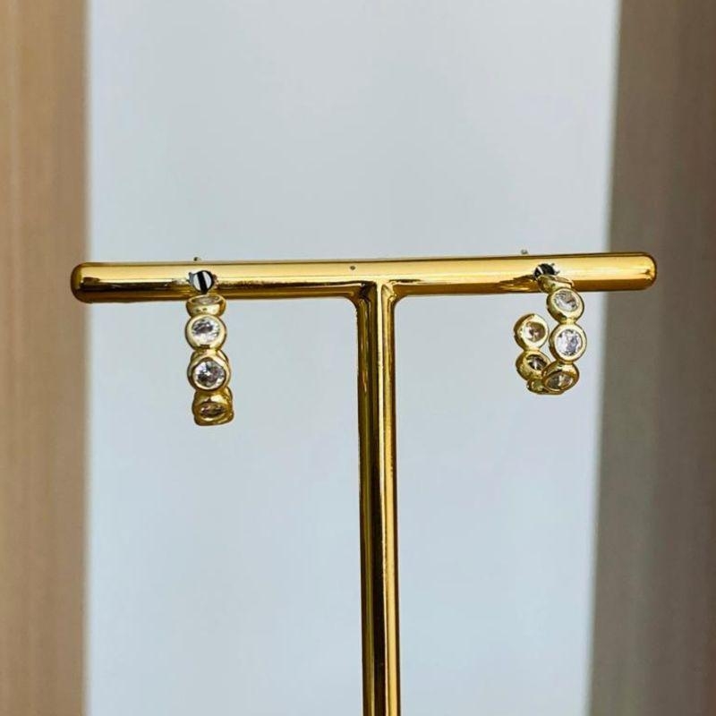 BRINCO ARGOLA COM ZIRCONIA