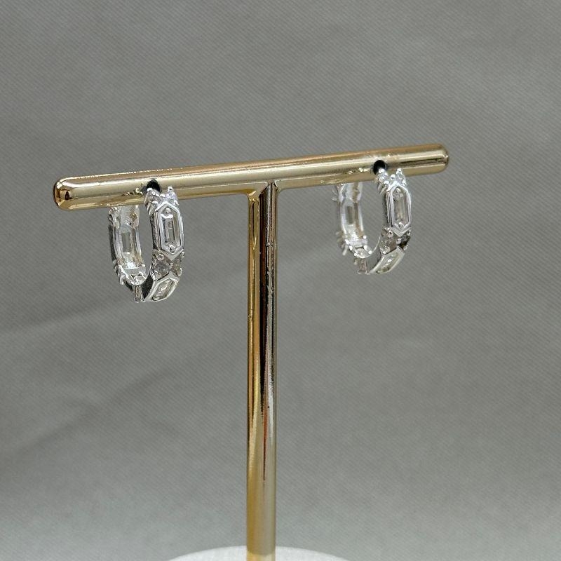 BRINCO ARGOLA COM ZIRCONIAS