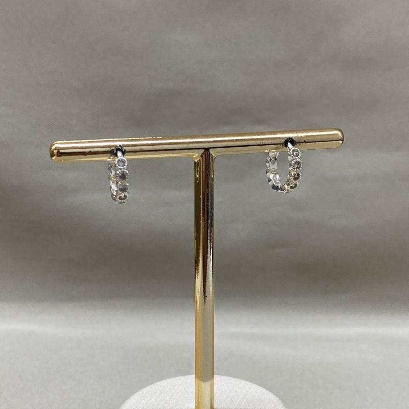 BRINCO ARGOLA COM ZIRCONIAS REDONDAS