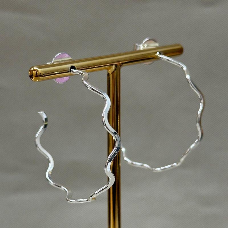 BRINCO ARGOLA ONDULADA