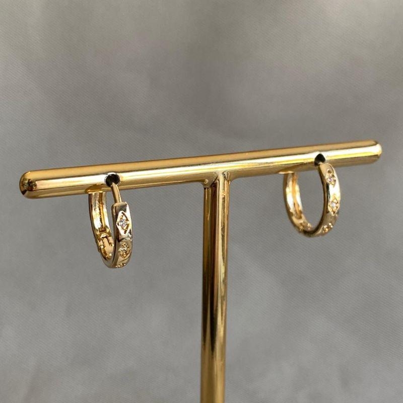 BRINCO ARGOLA PEQUENA COM ZIRCONIA