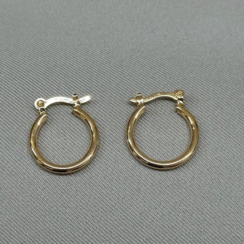 BRINCO ARGOLA PEQUENA TUBO FECHO ITALIANO