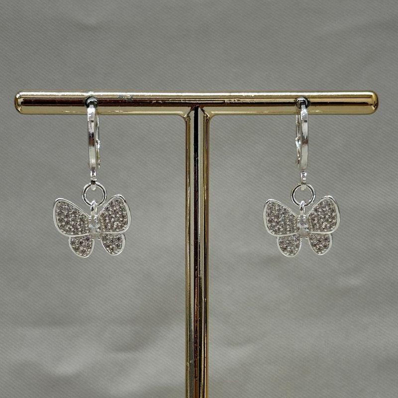 BRINCO ARGOLINHA BORBOLETA CRAVEJADA