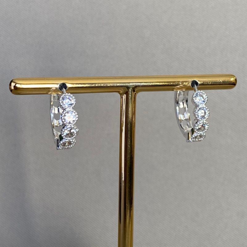 BRINCO ARGOLINHA COM ZIRCONIAS