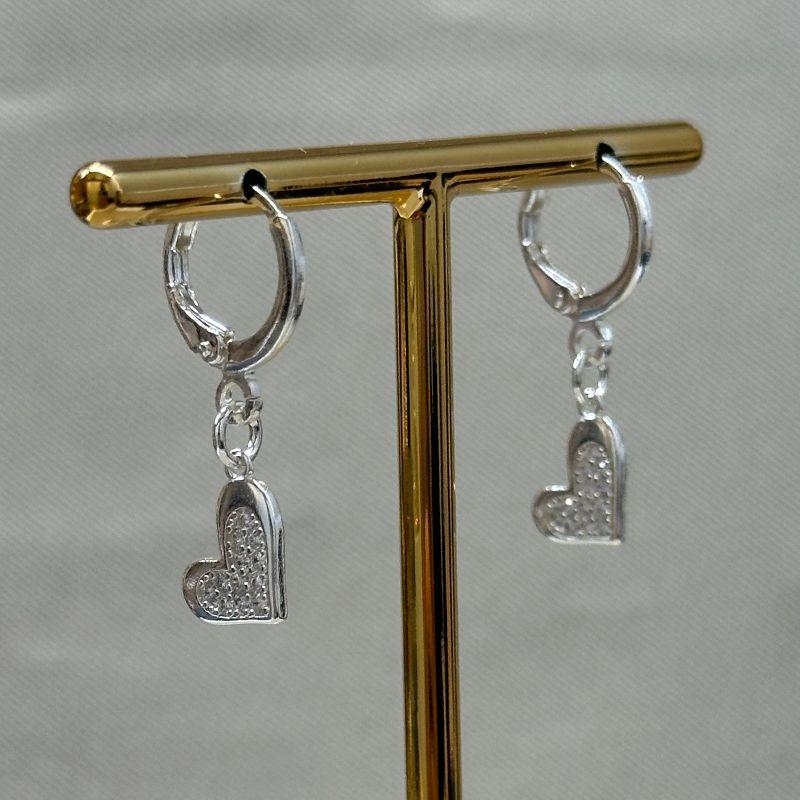 BRINCO ARGOLINHA CORAÇÃO CRAVEJADO