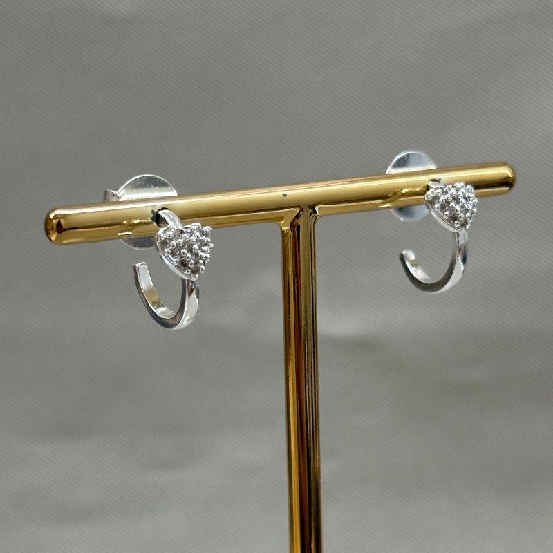 BRINCO ARGOLINHA CORAÇÃO CRAVEJADO