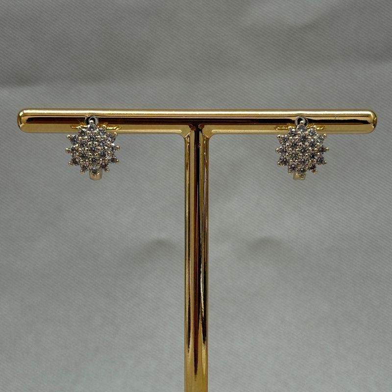 BRINCO ARGOLINHA FLOR CRAVEJADO