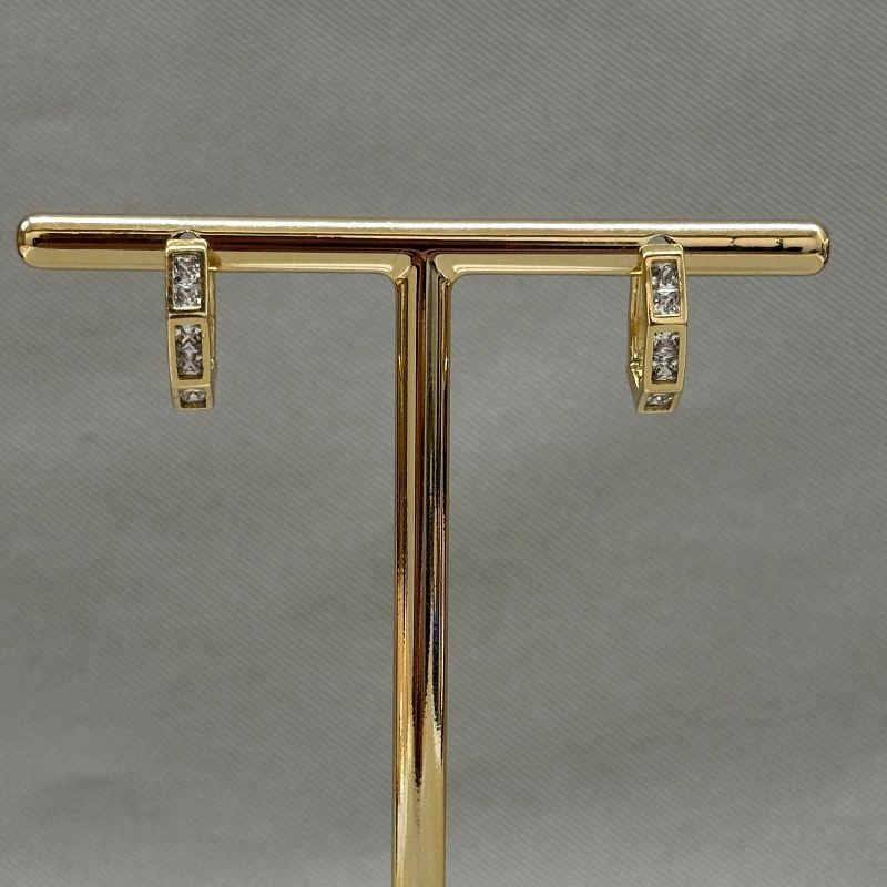 BRINCO ARGOLOINHA ZICONIA QUADRADA