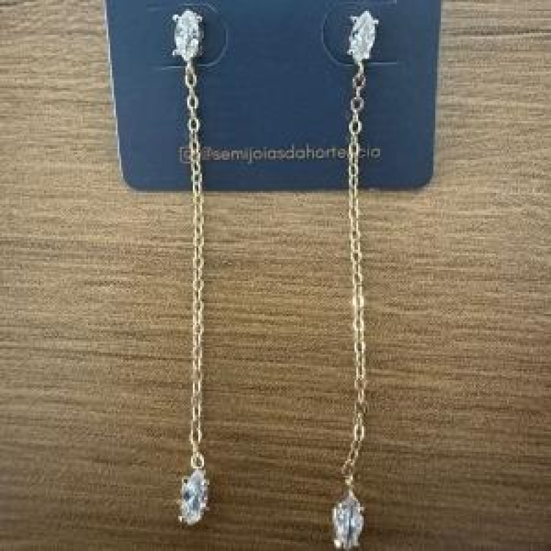 BRINCO COM DUAS PEDRINHA E FIO DE CORRENTE 