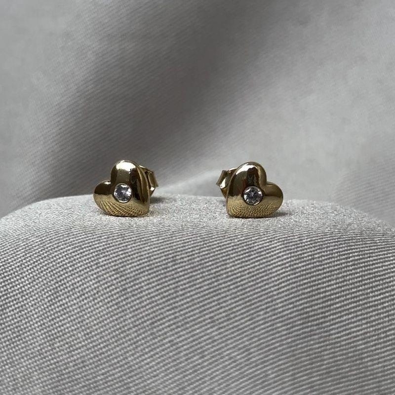 BRINCO CORAÇÃO COM PEDRA